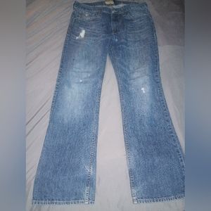 Guess men's 34x32 relaxed fit, faded and torn jeans